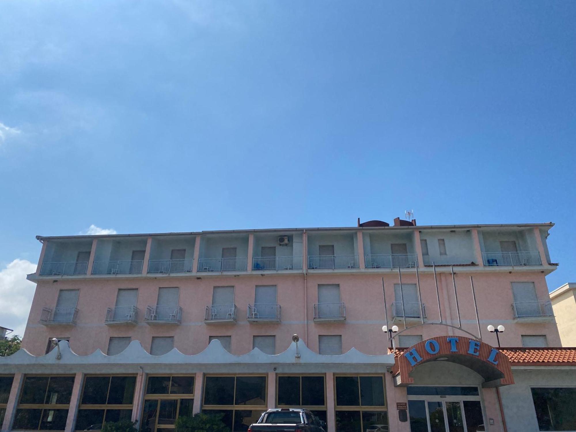 Al Torrione Bed & Breakfast Кампора Сан Джовани Екстериор снимка